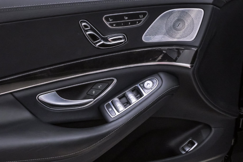 Used 2018 Mercedes-Benz S 560 Sedan image 26