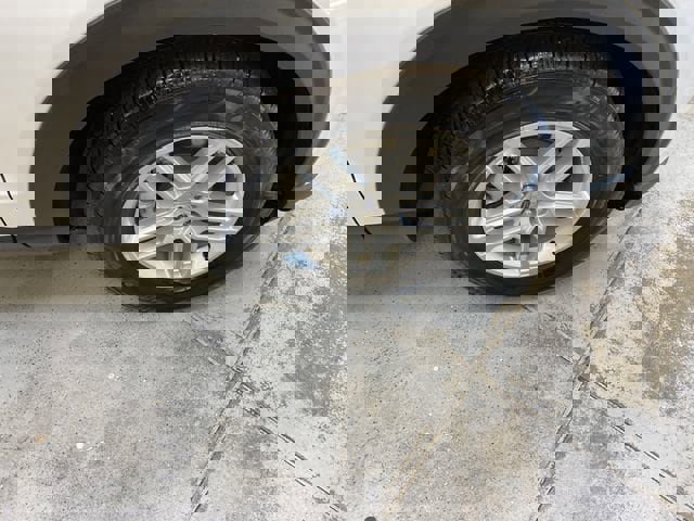 Used 2025 Ford Explorer Active image 14