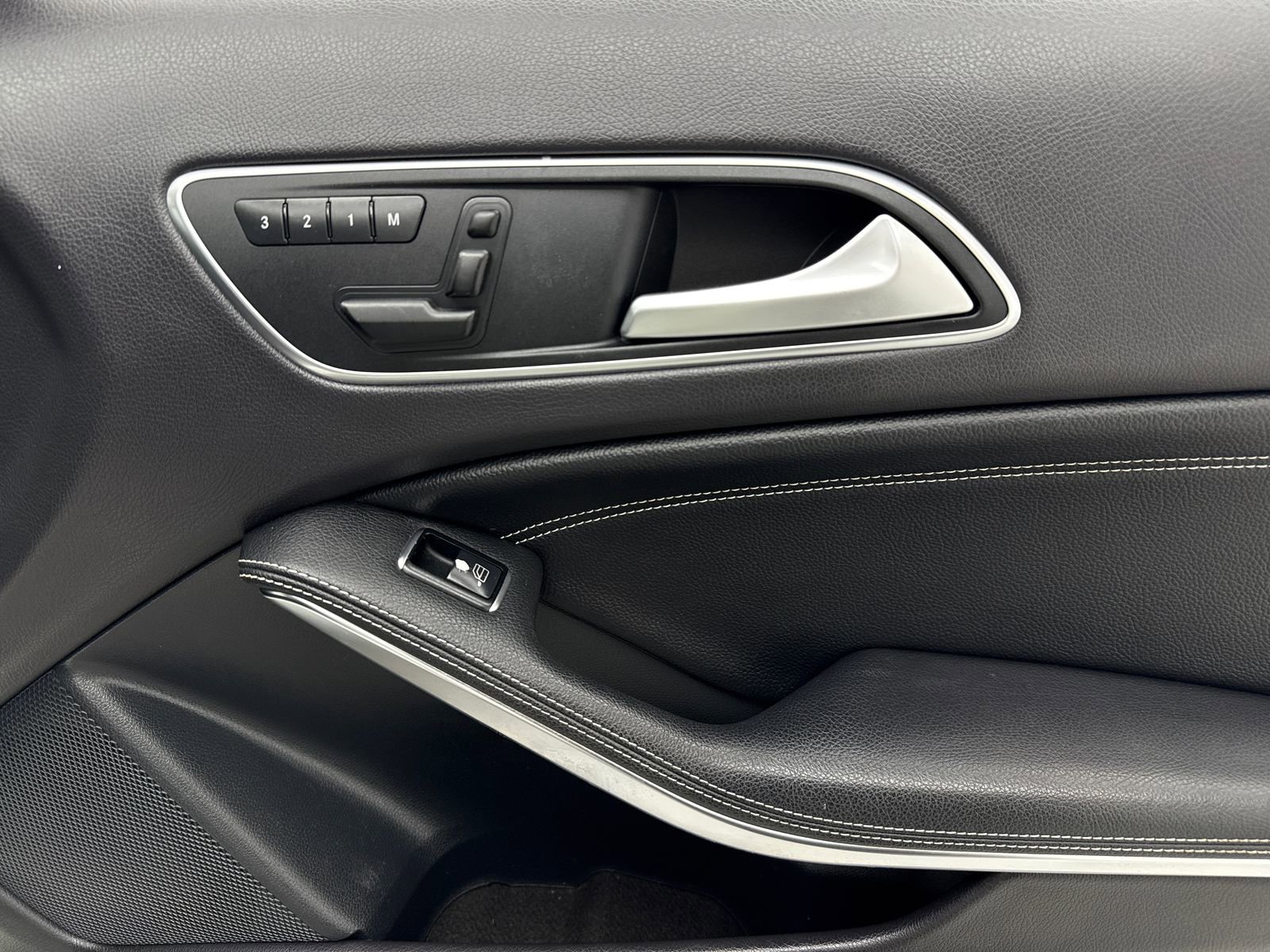 Used 2017 Mercedes-Benz GLA 250 image 42