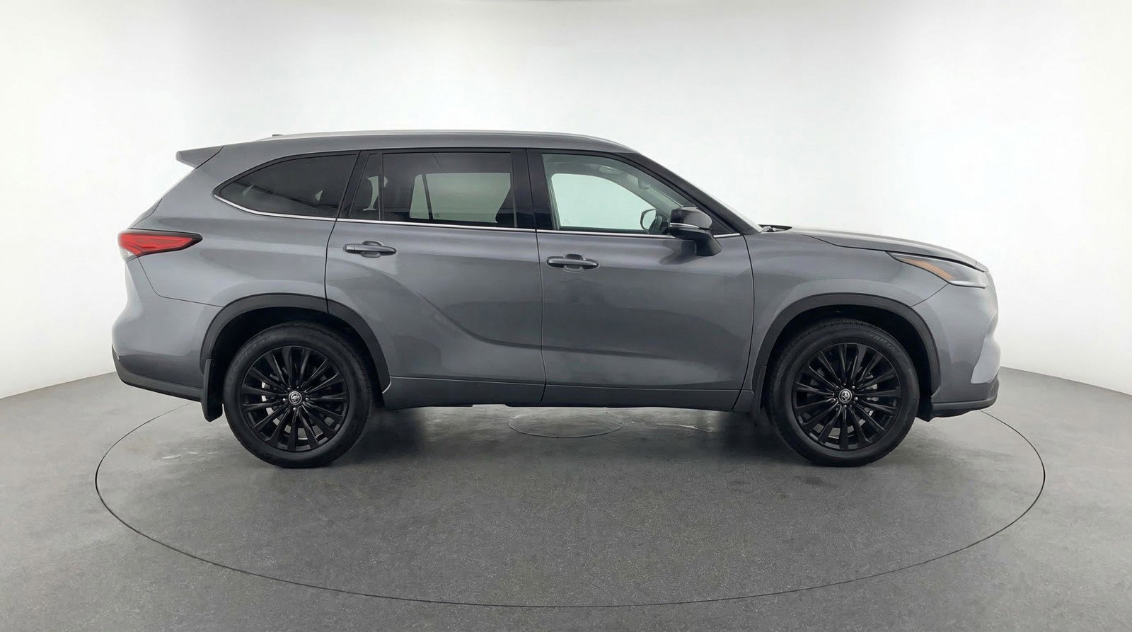 Used 2025 Toyota Highlander XSE image 11