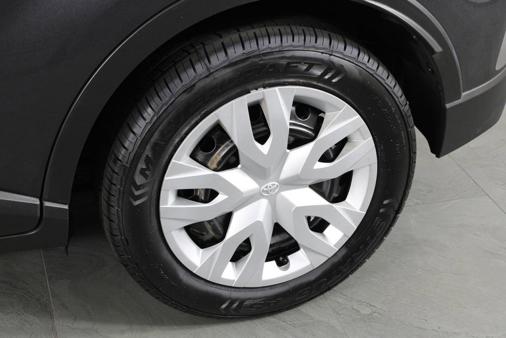 Used 2021 Toyota C-HR LE FWD image 11