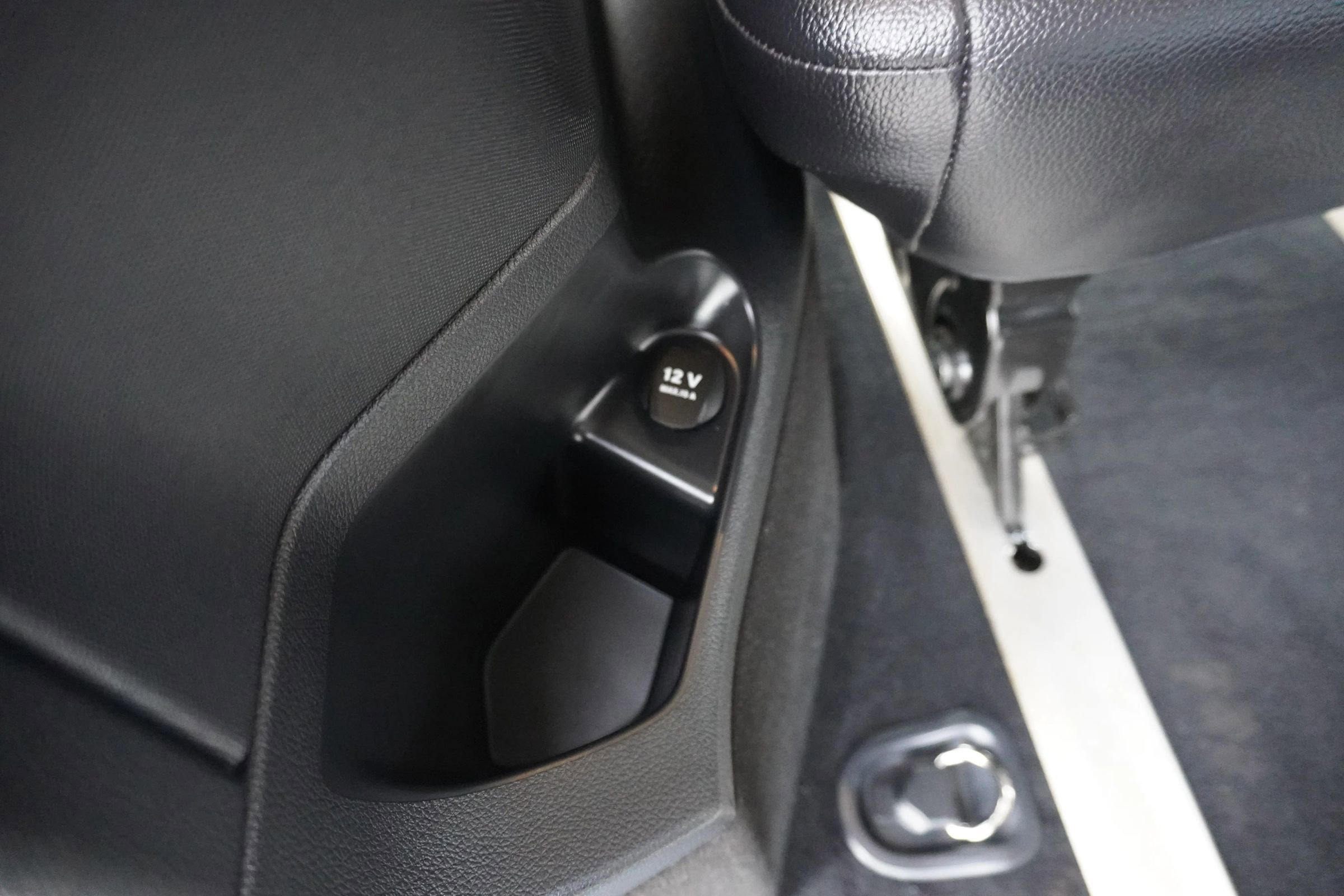 Used 2016 Mercedes-Benz Metris Passenger image 24