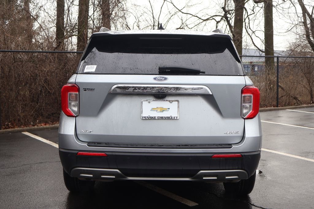 Used 2022 Ford Explorer XLT w/ Equipment Group 202A image 6