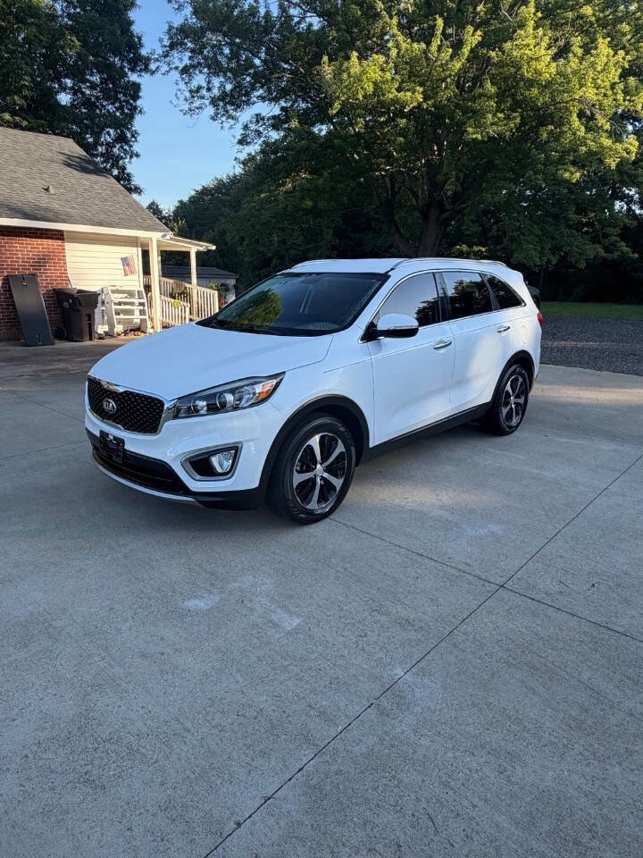 Used 2016 Kia Sorento EX FWD image 1