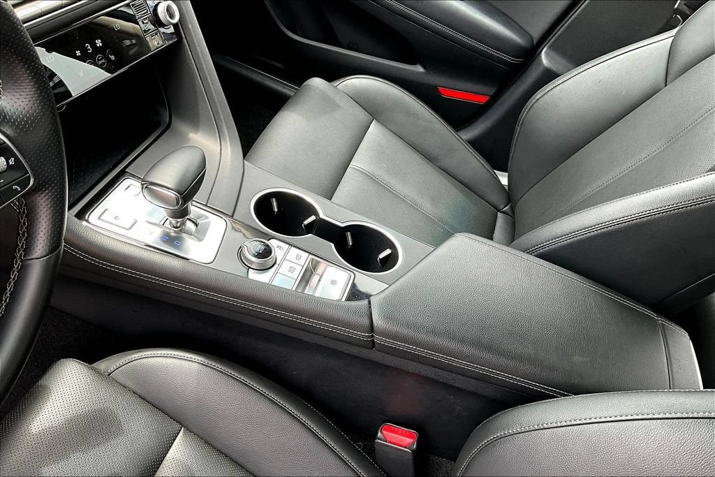 Used 2025 Genesis G70 2.5T RWD image 19