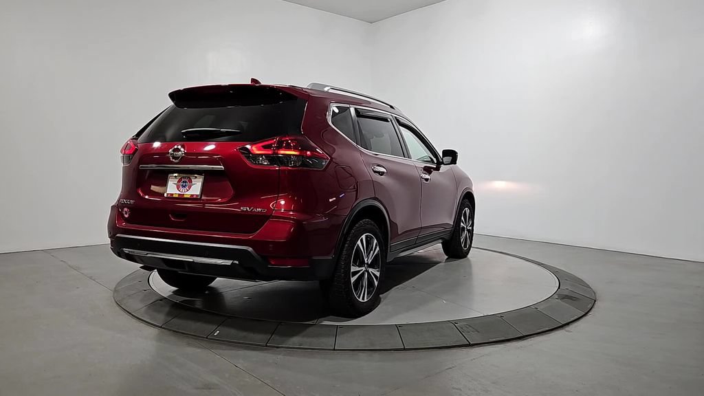 Used 2019 Nissan Rogue SV w/ Sun & Sound Touring Package AWD/4WD image 5