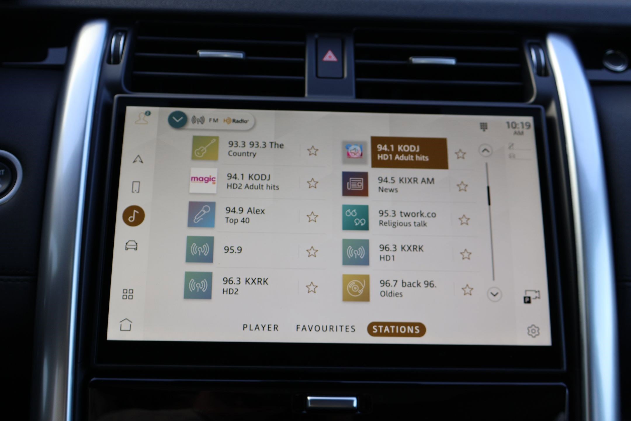 Certified 2025 Land Rover Discovery S image 21