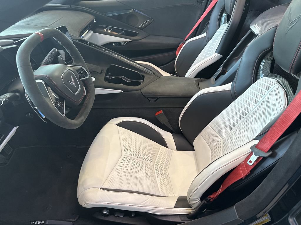 Used 2023 Chevrolet Corvette Stingray Premium Conv w/ Z51 Performance Package image 9