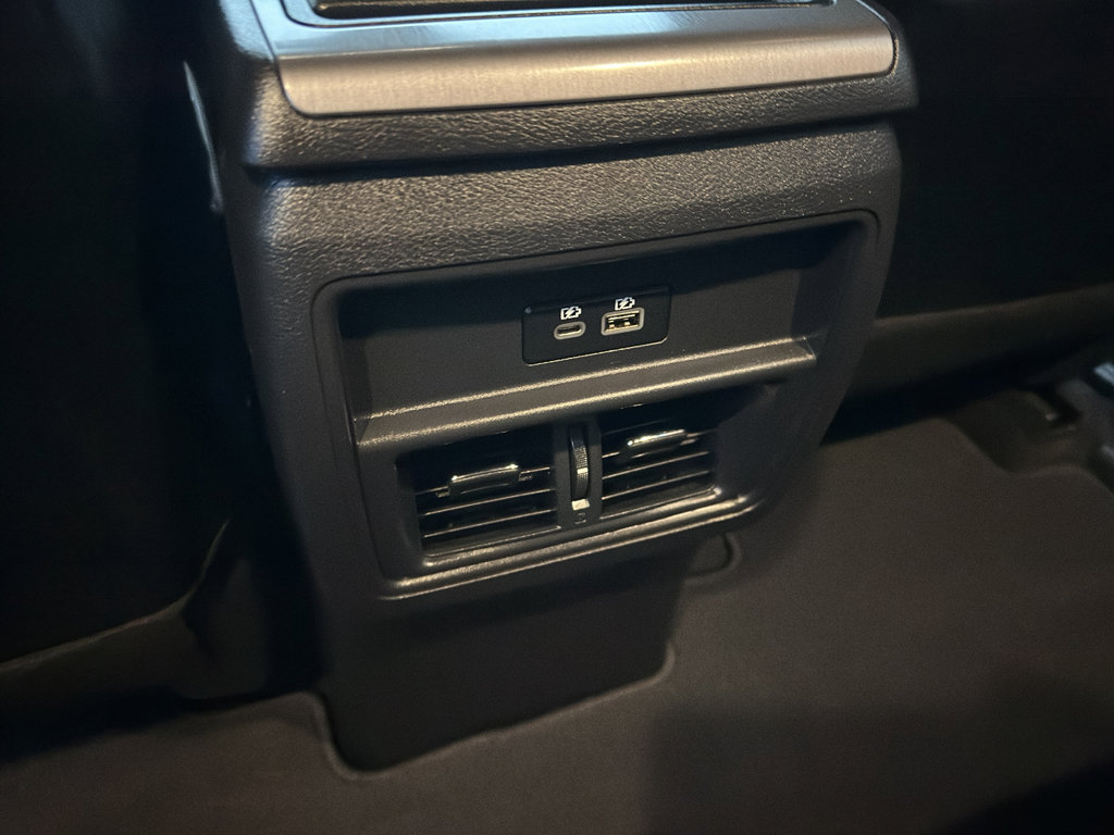 Used 2024 Nissan Murano SV w/ SV Midnight Edition Package image 11