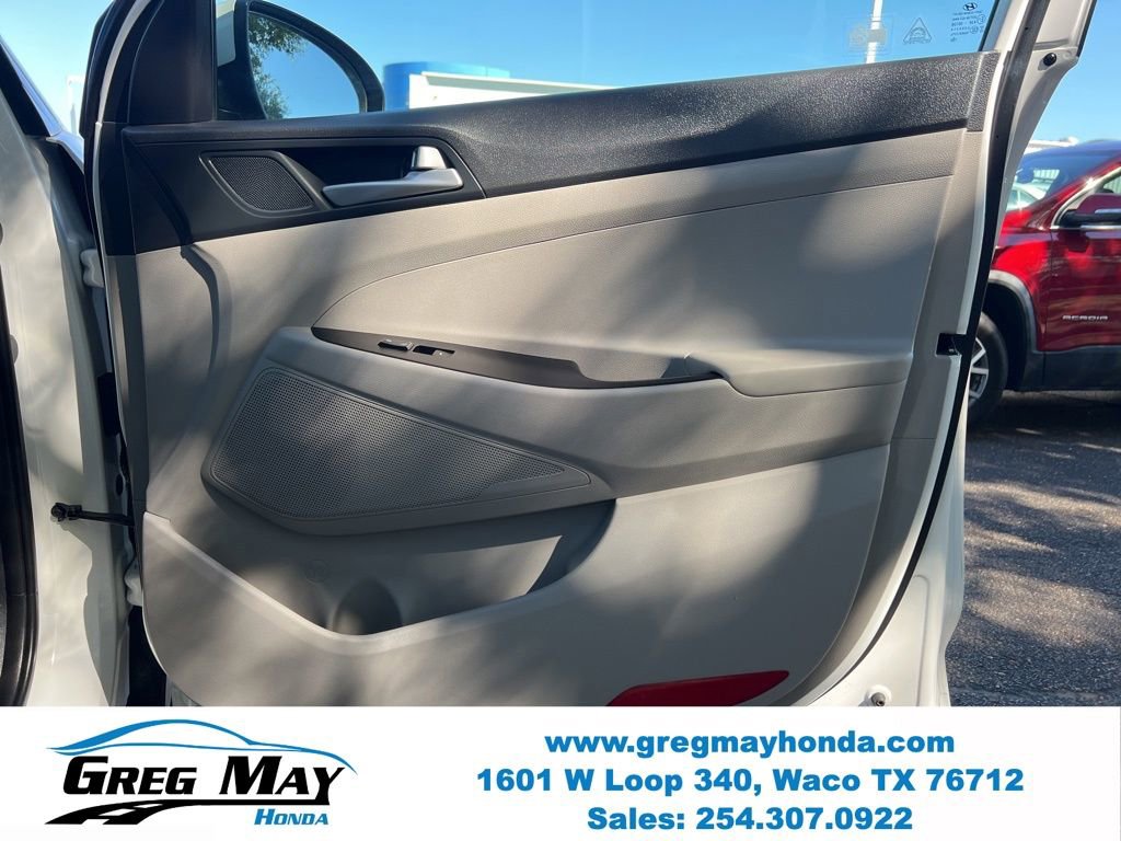 Used 2020 Hyundai Tucson SE w/ Winter Weather Package FWD image 11