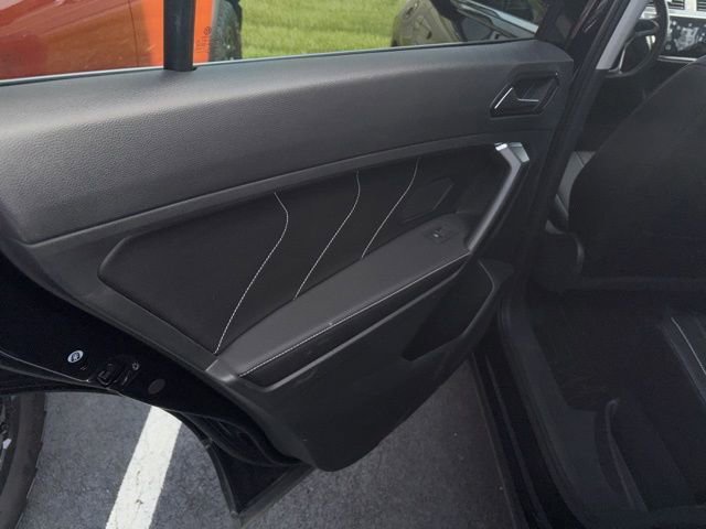 Used 2022 Volkswagen Tiguan SE image 18