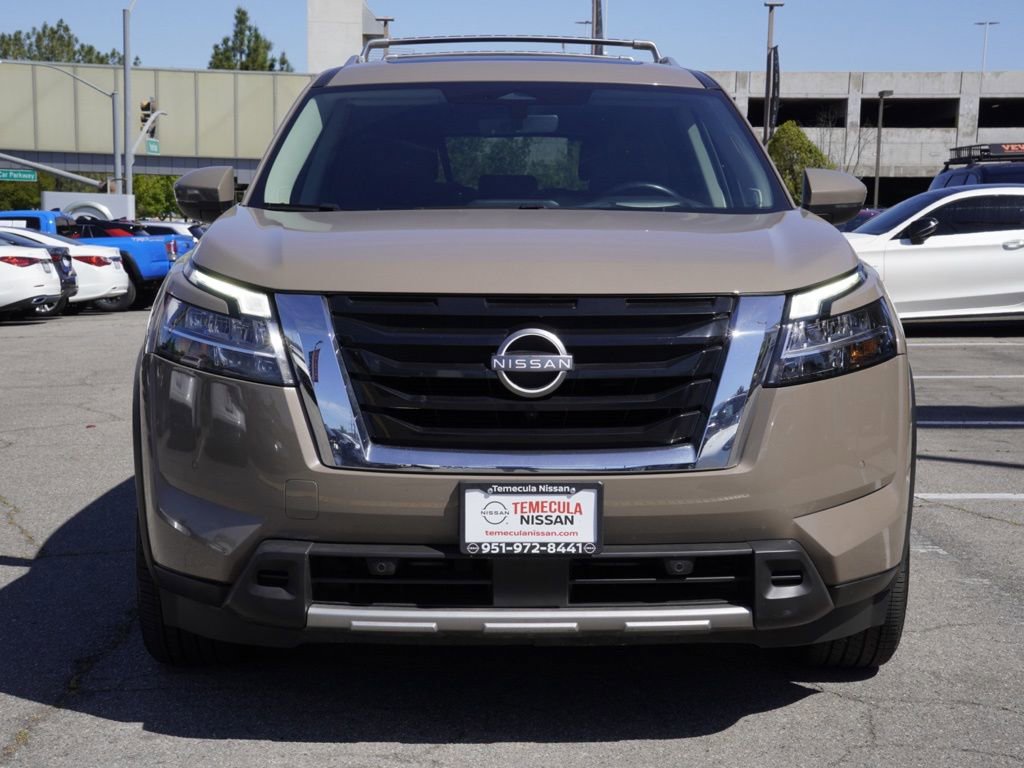 Certified 2023 Nissan Pathfinder Platinum w/ Cargo Package FWD image 6