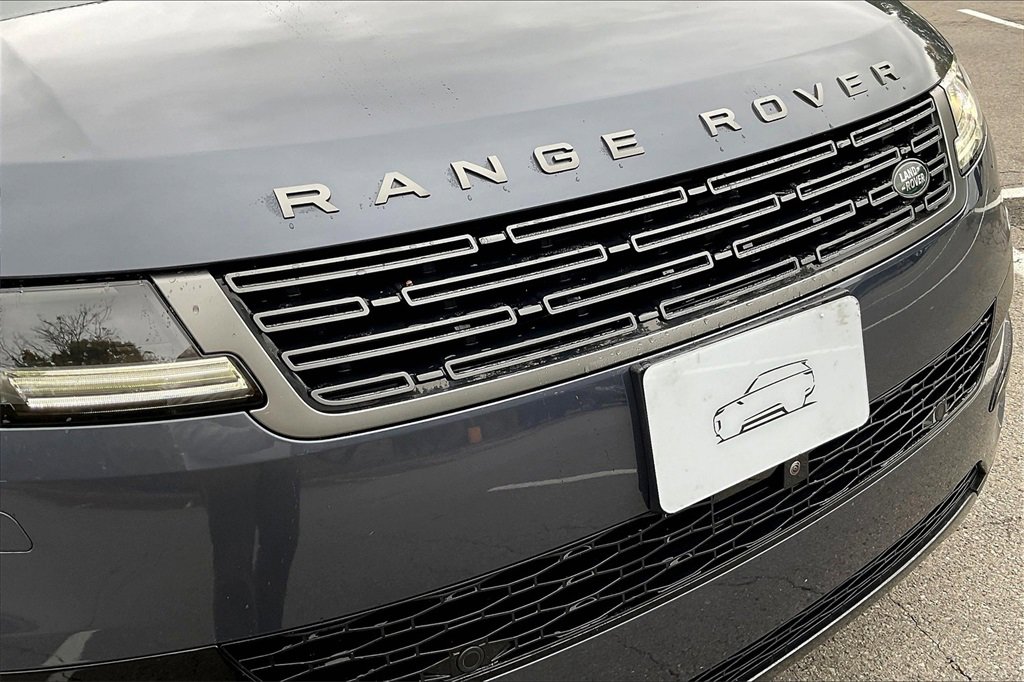 Used 2025 Land Rover Range Rover Sport image 32