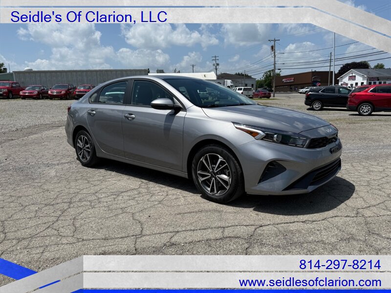Used 2023 Kia Forte LXS w/ LXS Technology Package FWD image 3