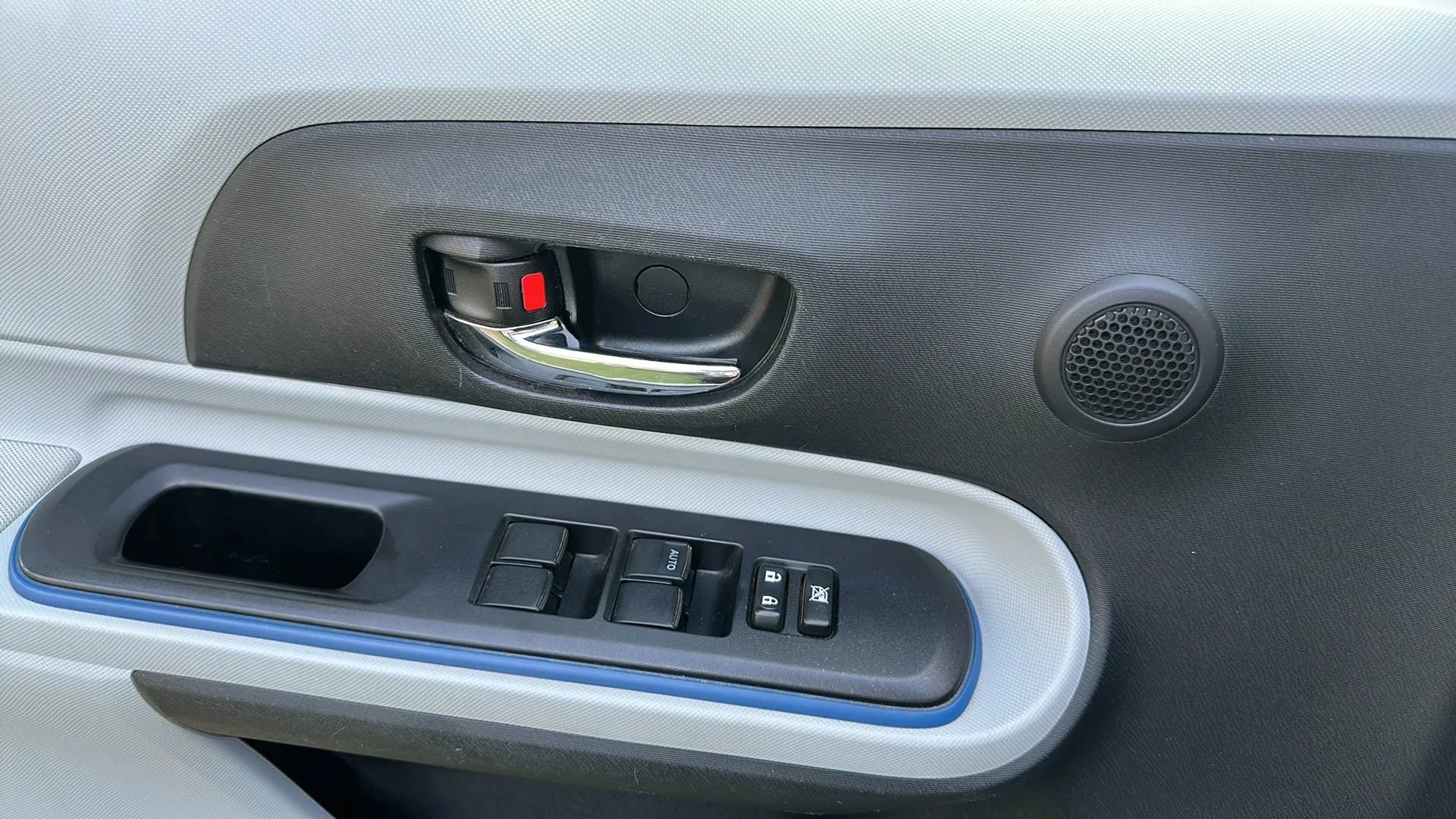 Used 2013 Toyota Prius C Two FWD image 40