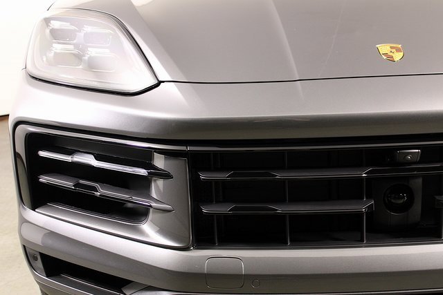 New 2025 Porsche Cayenne image 12