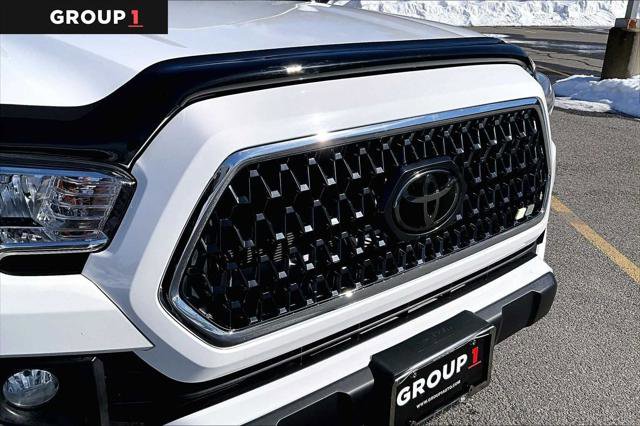 Certified 2018 Toyota Tacoma TRD Off-Road w/ Technology Package AWD/4WD image 32