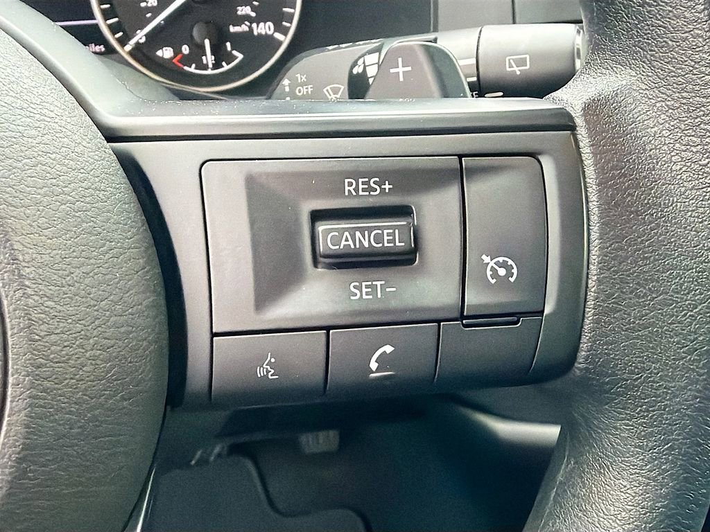 Used 2024 Nissan Pathfinder S image 34