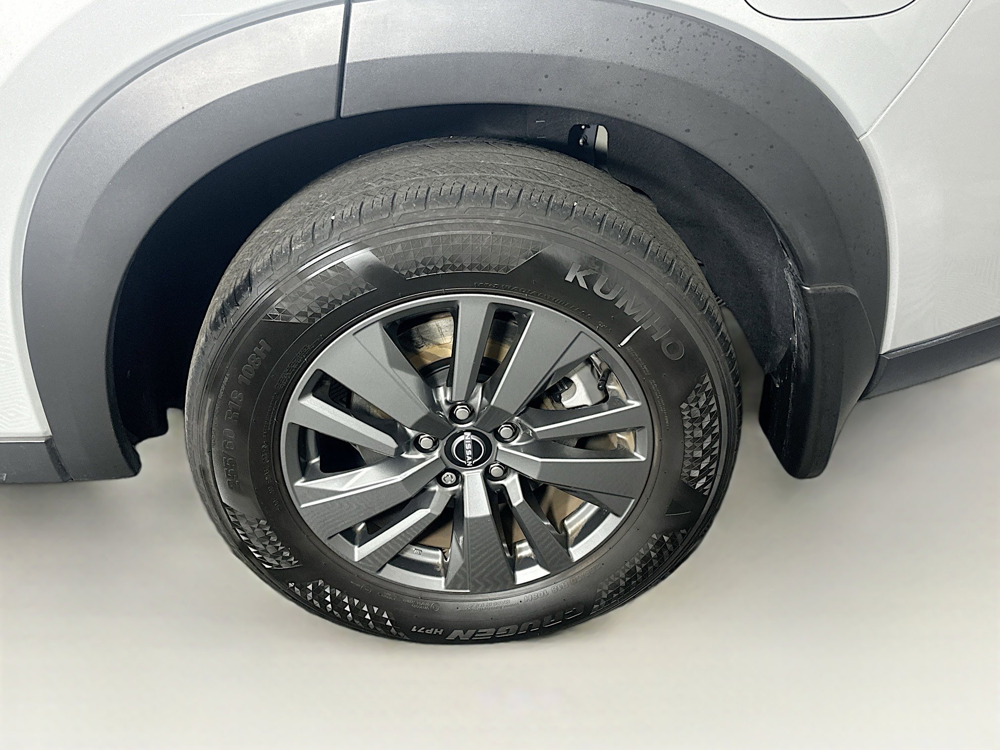 Used 2024 Nissan Pathfinder S image 11