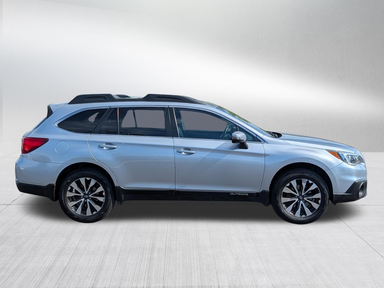 Used 2017 Subaru Outback 2.5i Limited AWD/4WD image 8