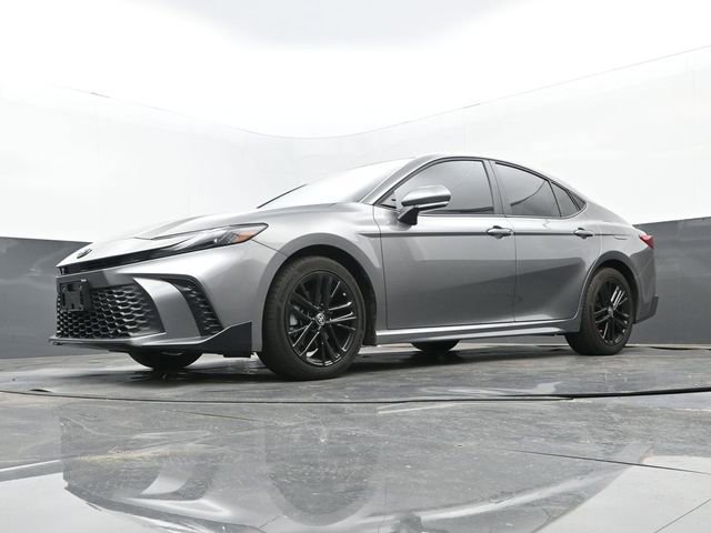 Used 2025 Toyota Camry SE FWD image 12