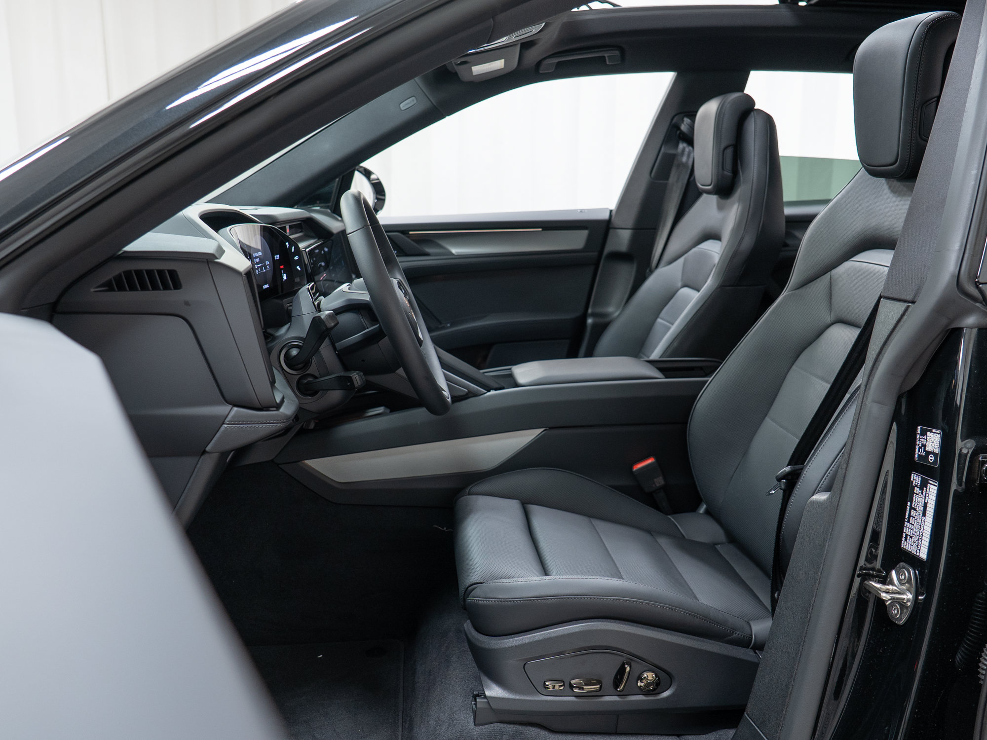 New 2026 Porsche Cayenne Electric AWD/4WD image 17