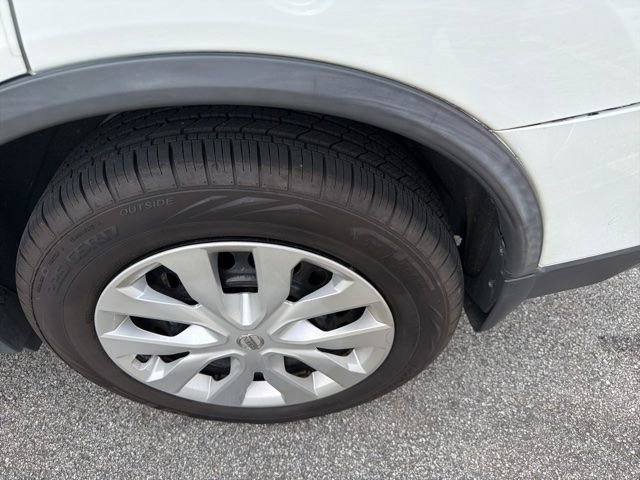 Used 2018 Nissan Rogue S image 19