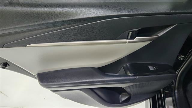 Used 2025 Toyota Camry SE w/ Convenience Package FWD image 21
