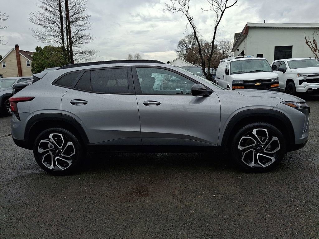 Used 2024 Chevrolet Trax RS w/ Driver Confidence Package image 9