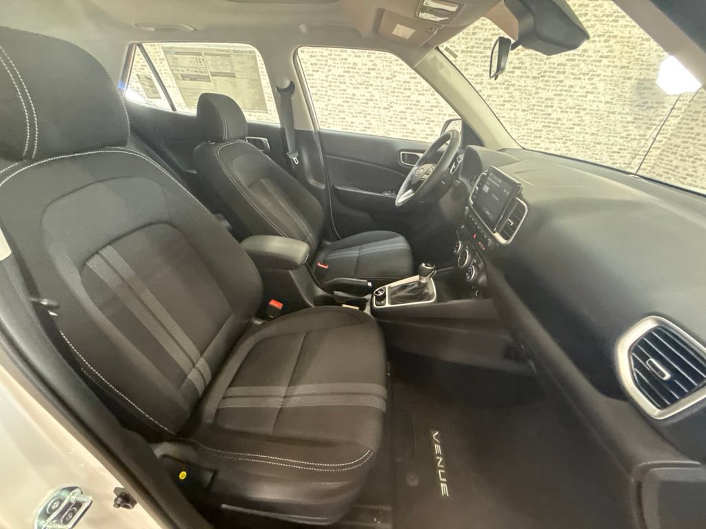 New 2026 Hyundai Venue SEL FWD image 12