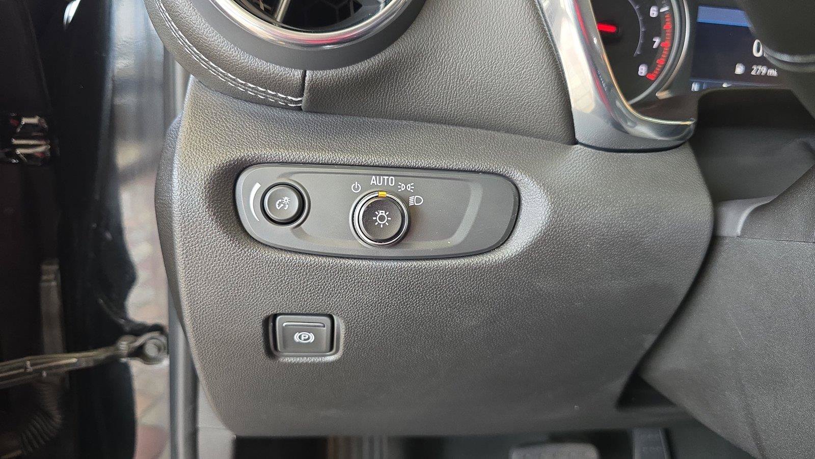 Used 2023 Chevrolet Blazer LT FWD image 25
