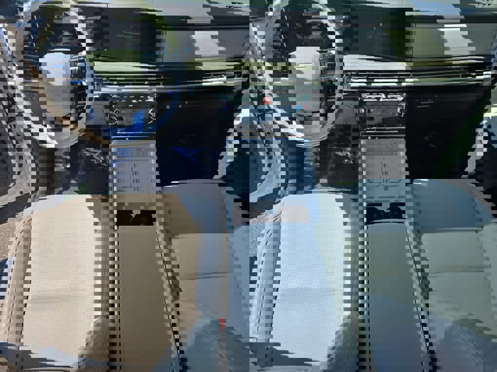 Used 2024 Hyundai Santa Fe Calligraphy image 12