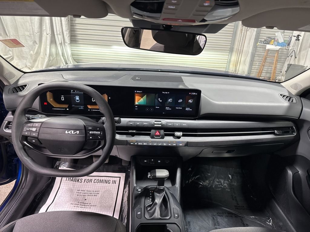 Used 2025 Kia K4 LXS image 18