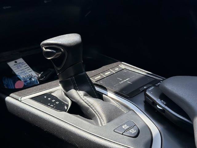 Used 2021 Lexus UX 250h w/ Accessory Package (Z1) AWD/4WD image 17