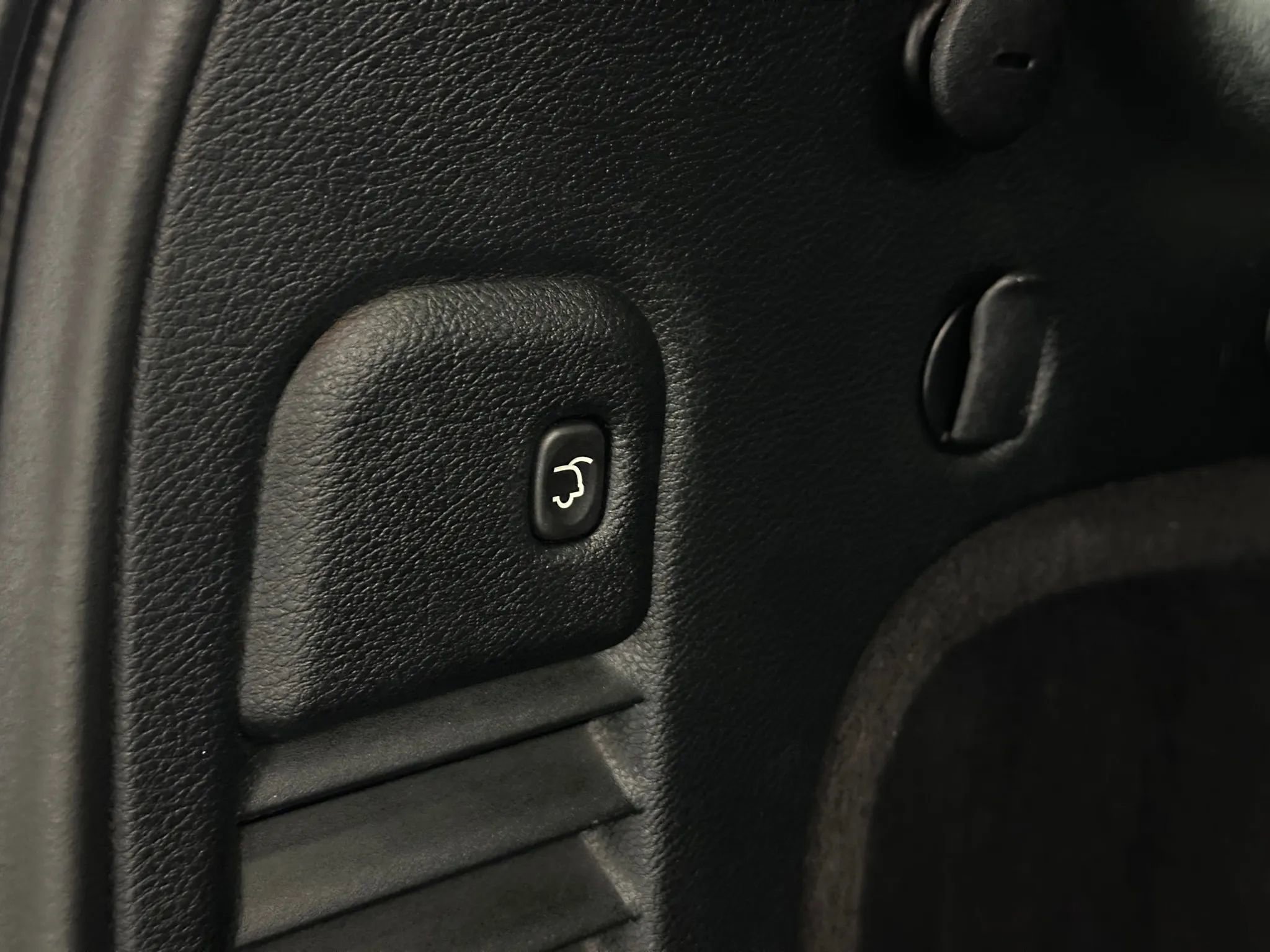 Used 2018 Jeep Grand Cherokee Overland image 17