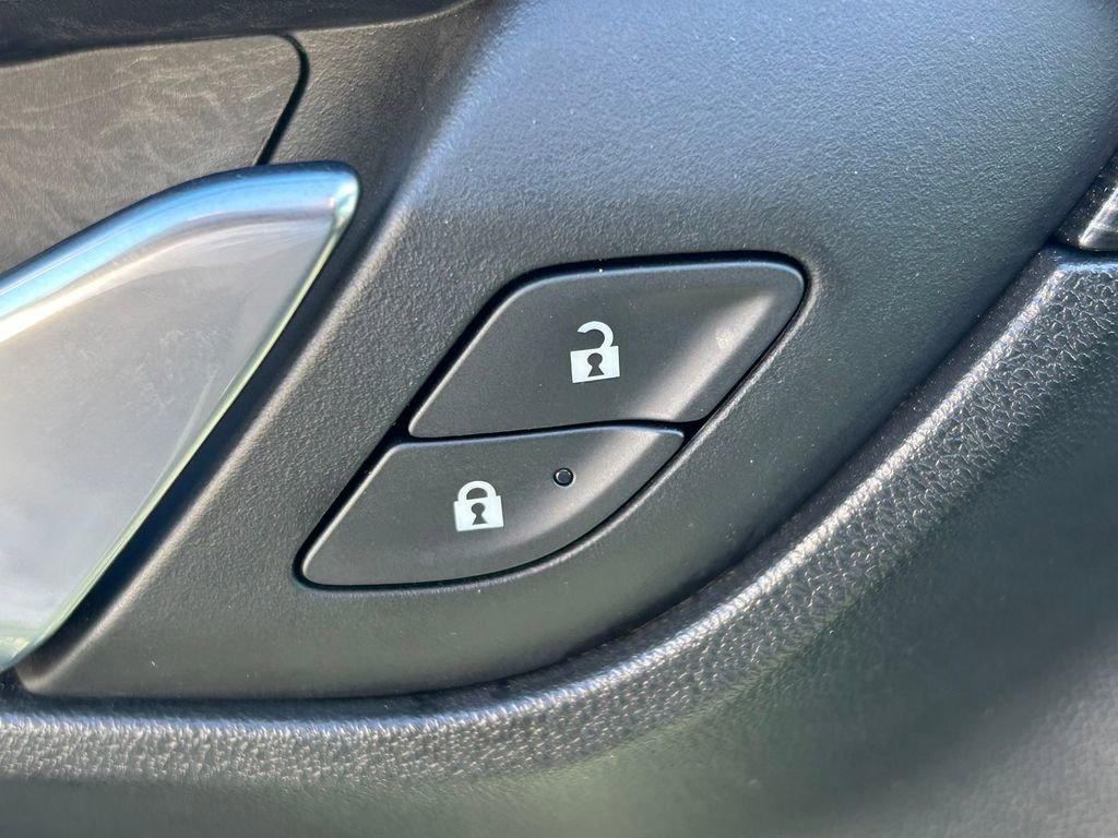 Used 2024 GMC Terrain SLE image 22