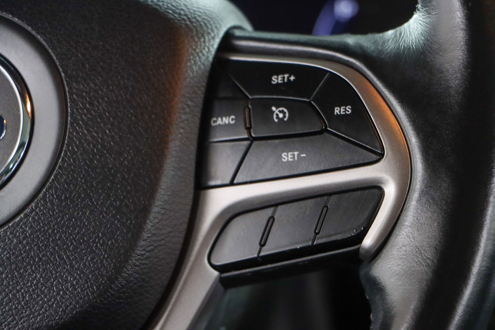 Used 2019 Jeep Grand Cherokee Limited w/ Luxury Group II image 14