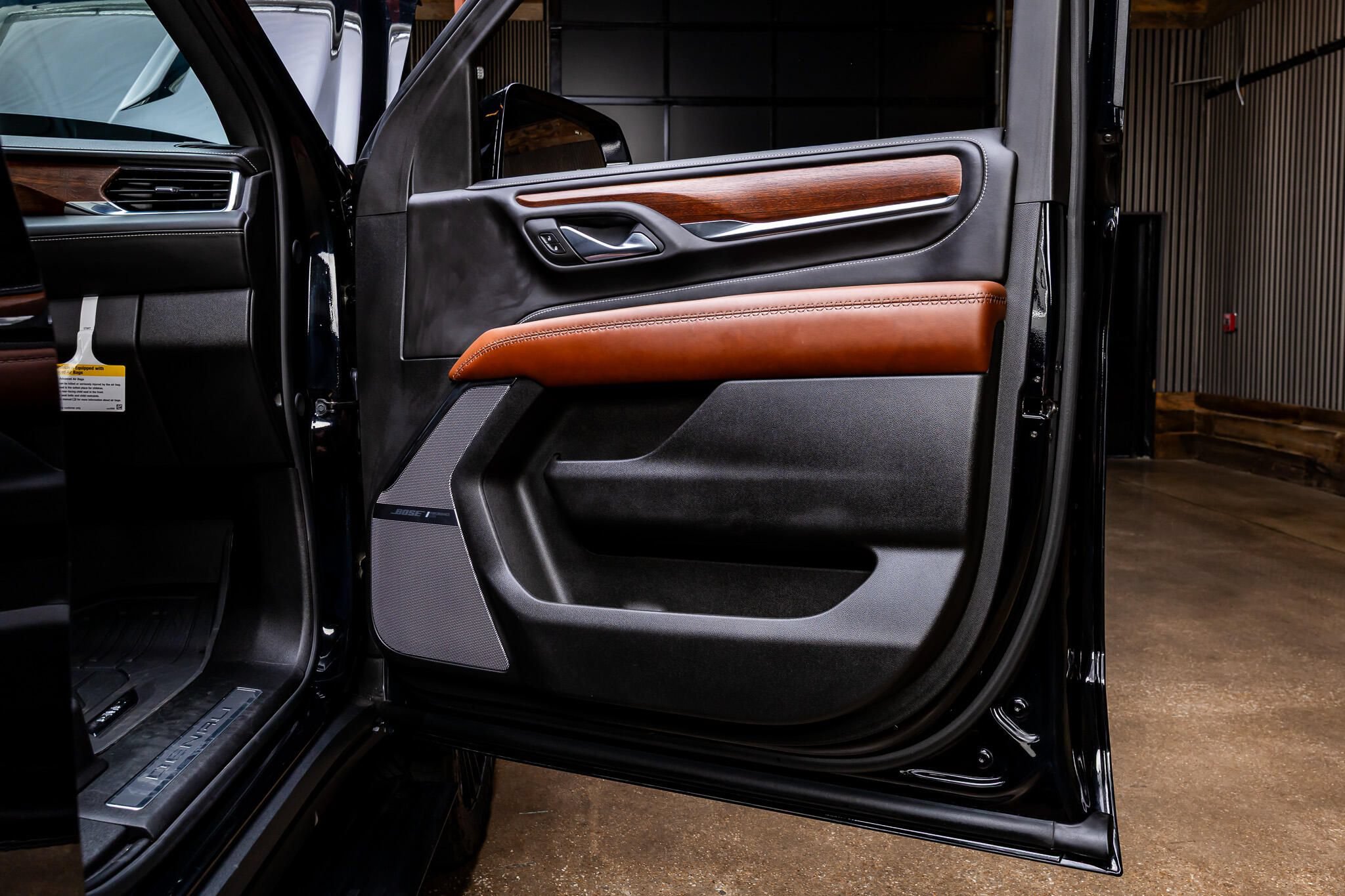 Used 2024 GMC Yukon Denali Ultimate w/ LPO, Floor Liner Package AWD/4WD image 37