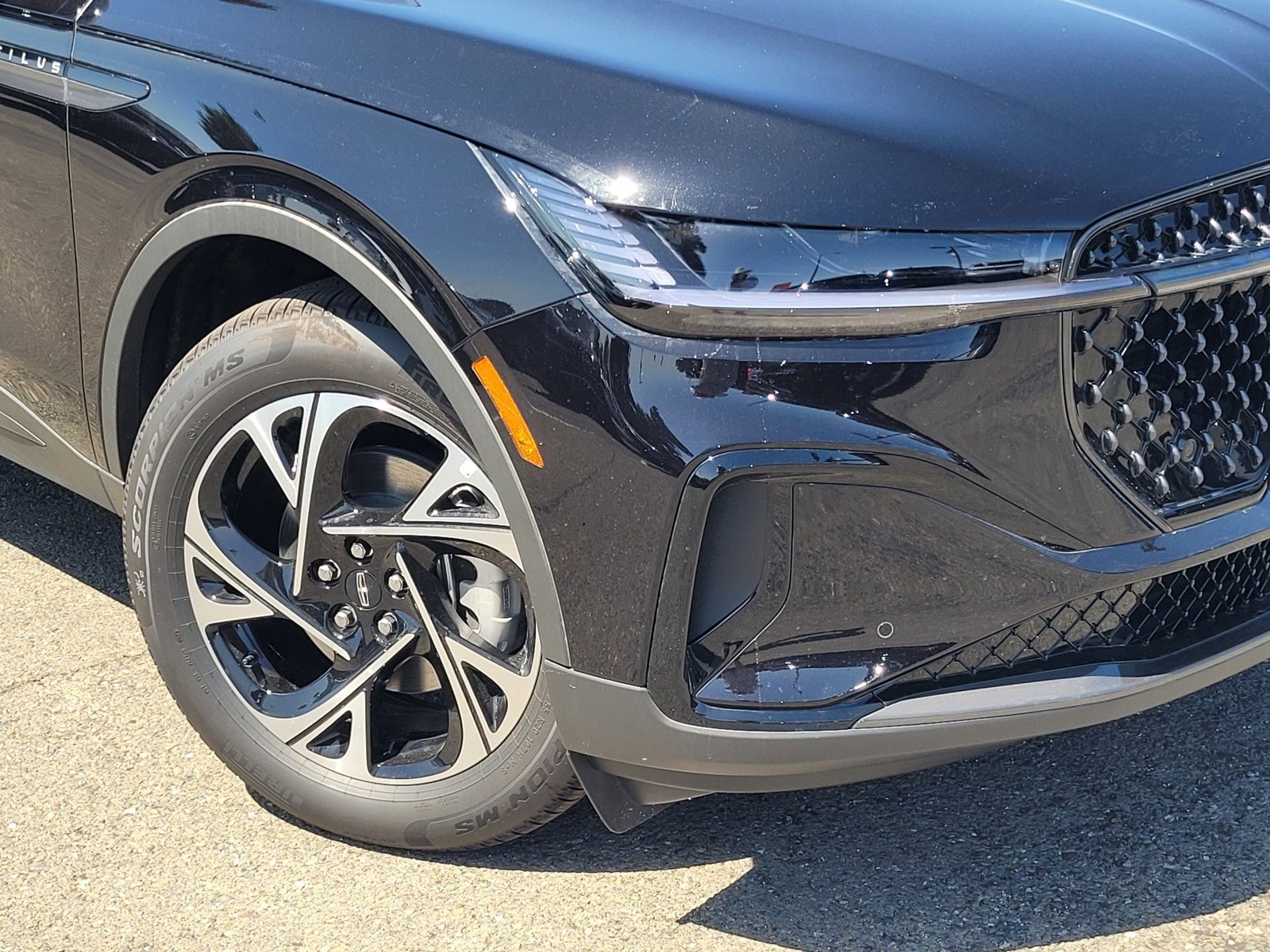 New 2025 Lincoln Nautilus Premier w/ Jet Appearance Package image 6