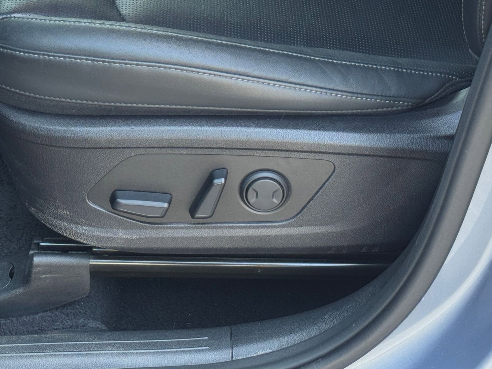 Used 2024 Kia Sorento S image 23