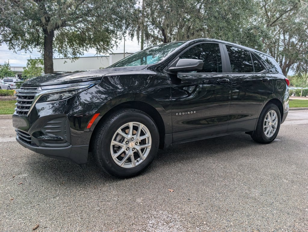 Used 2024 Chevrolet Equinox LS w/ Driver Confidence II Package FWD image 3