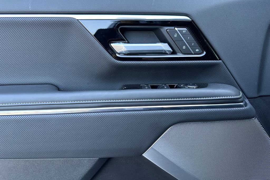 New 2025 GMC Sierra EV Denali AWD/4WD image 9