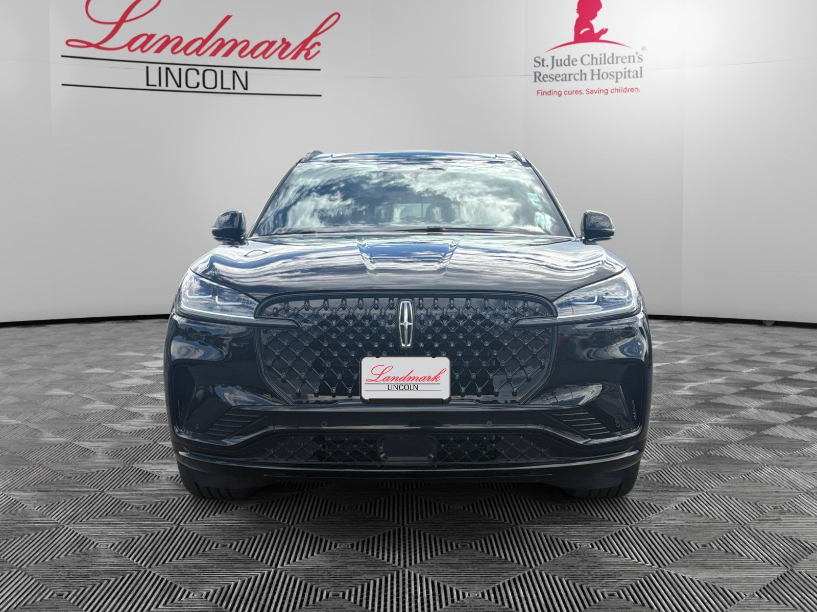Certified 2026 Lincoln Aviator Reserve w/ Jet Appearance Package AWD/4WD image 8