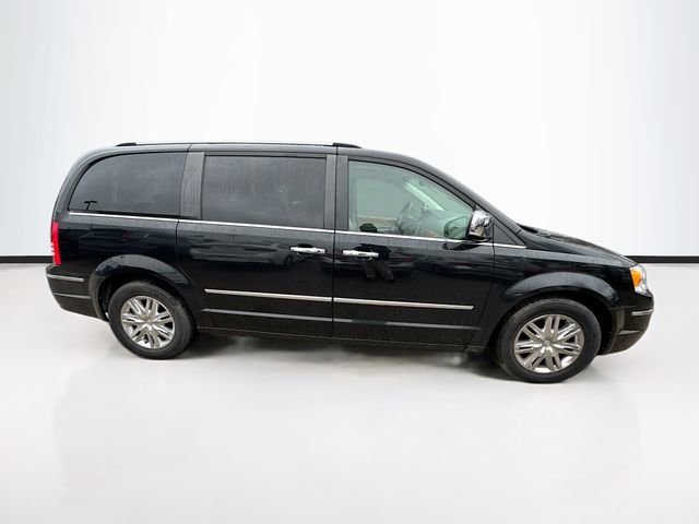 Used 2008 Chrysler Town & Country Limited w/ Flexible Seating Group image 8
