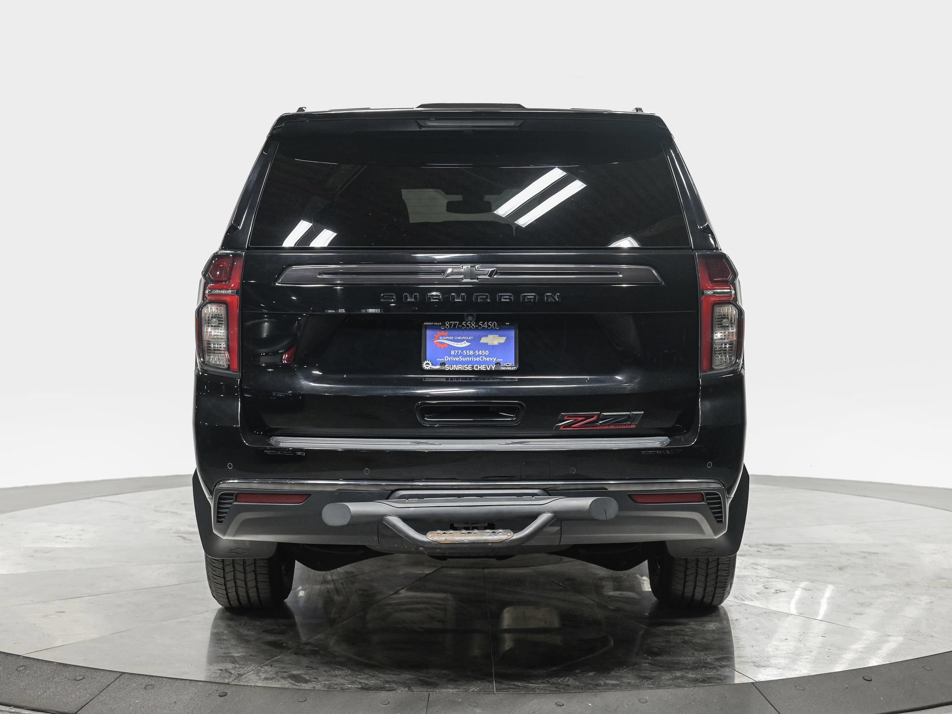 Used 2022 Chevrolet Suburban Z71 AWD/4WD image 5