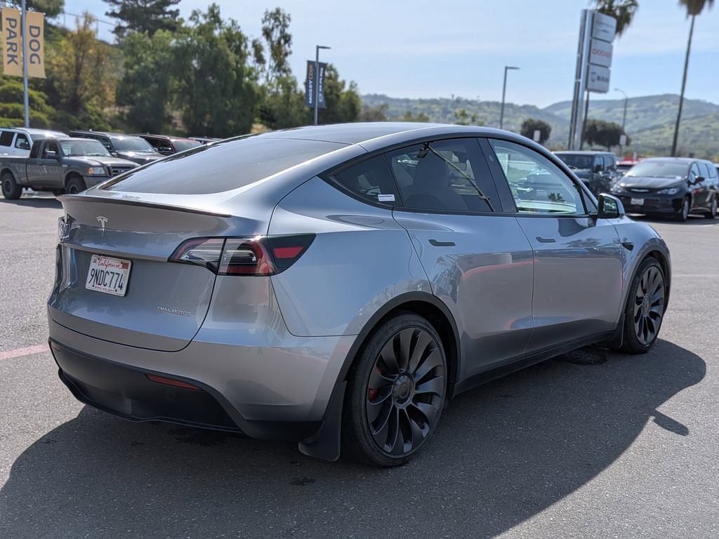 Used 2024 Tesla Model Y Performance image 5