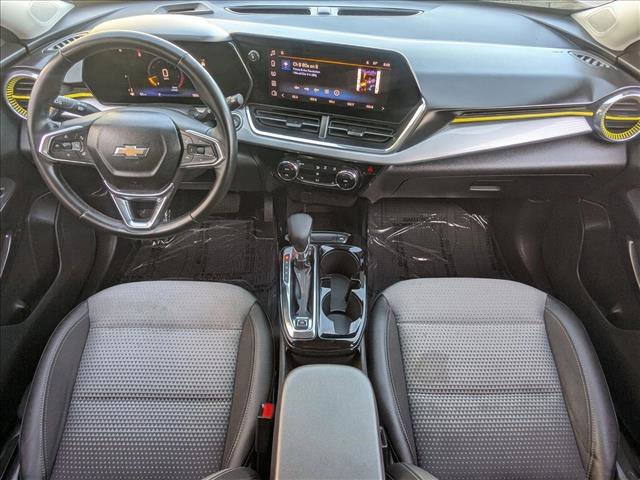 Certified 2024 Chevrolet Trax LT w/ Sunroof Package FWD image 18