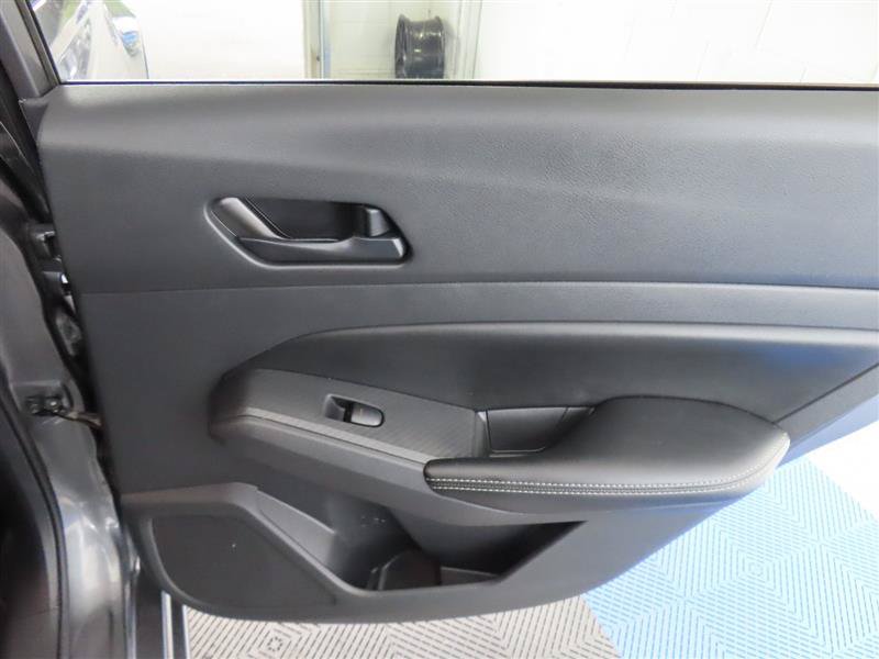 Used 2024 Nissan Altima 2.5 SV FWD image 30