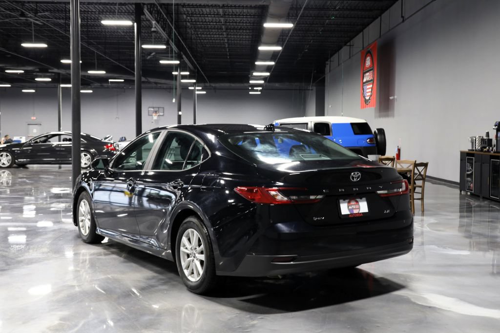 Used 2025 Toyota Camry LE FWD image 5