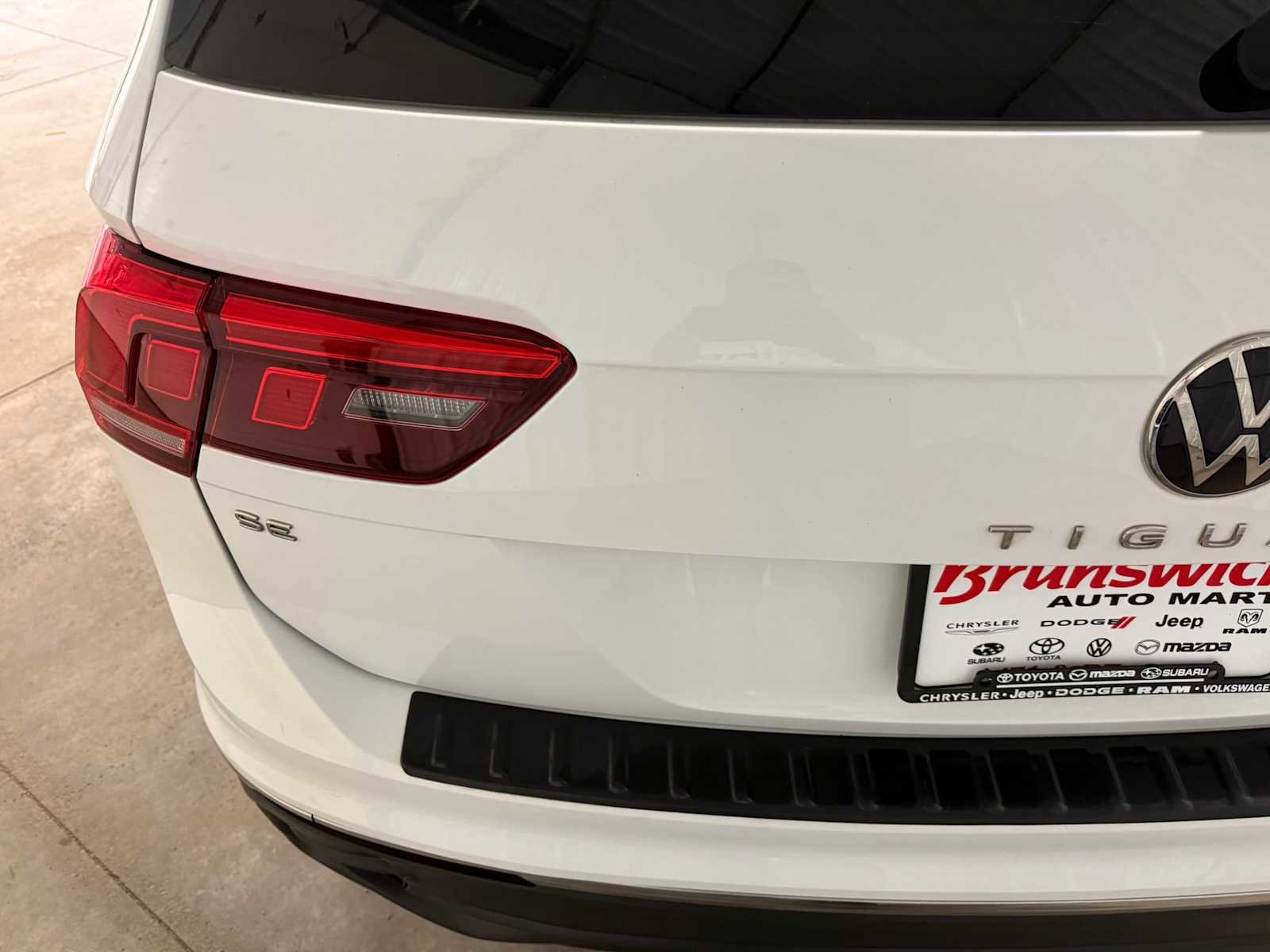 Certified 2022 Volkswagen Tiguan SE FWD image 17